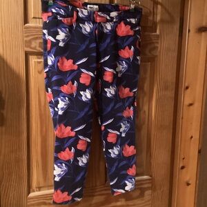 Old Navy Women’s Pixie Pants- Size 12 - stretchy